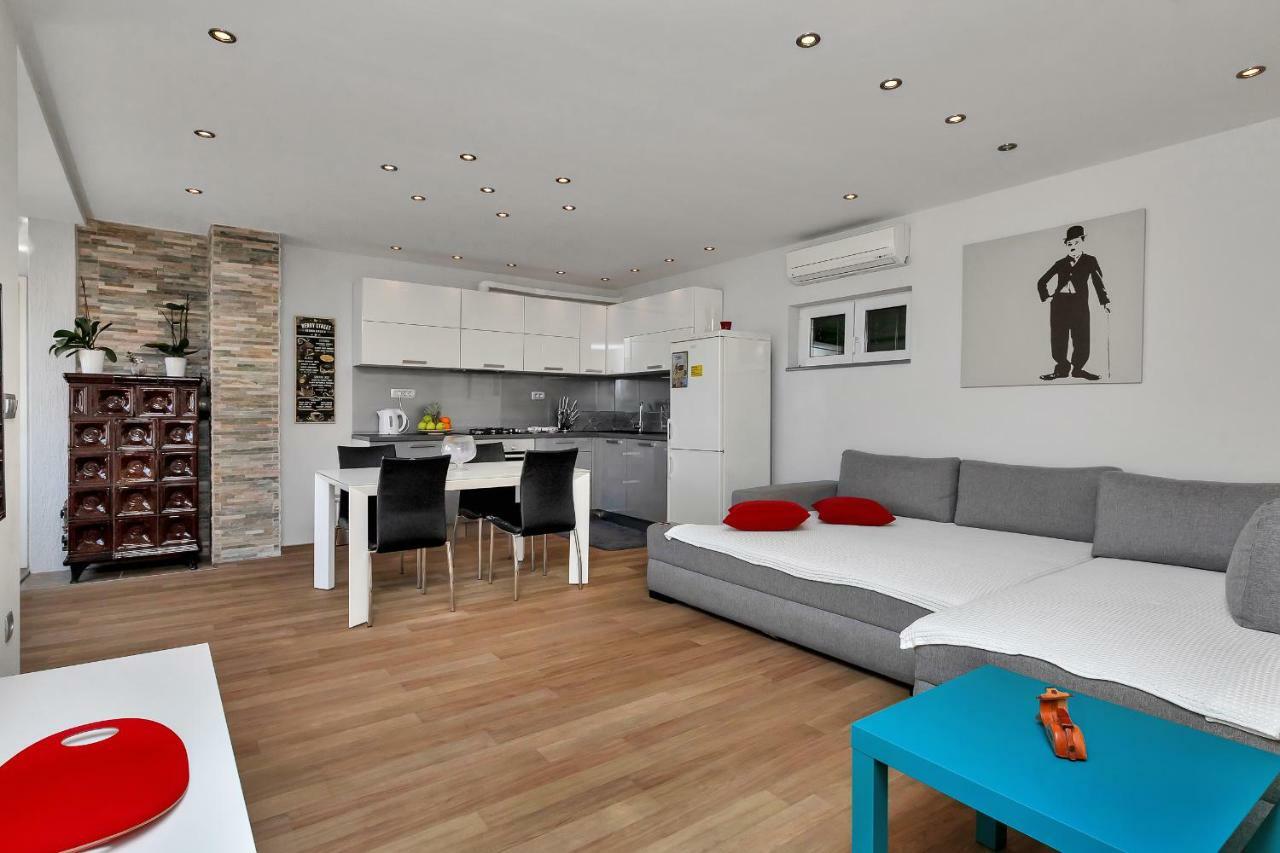 Apartments Buljan Makarska Exterior photo