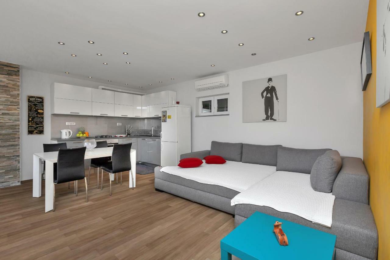 Apartments Buljan Makarska Exterior photo